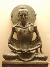 s-ラホール博物館所蔵の釈迦苦行像（断食するシッダールタ）